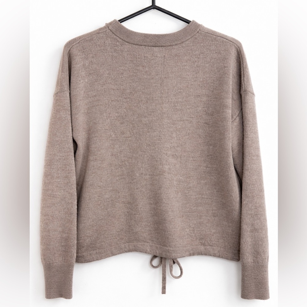 Nicole Miller 100% Extra Fine Merino Wool Sweater Beige Drawstring Hem Soft Knit - Picture 2 of 7